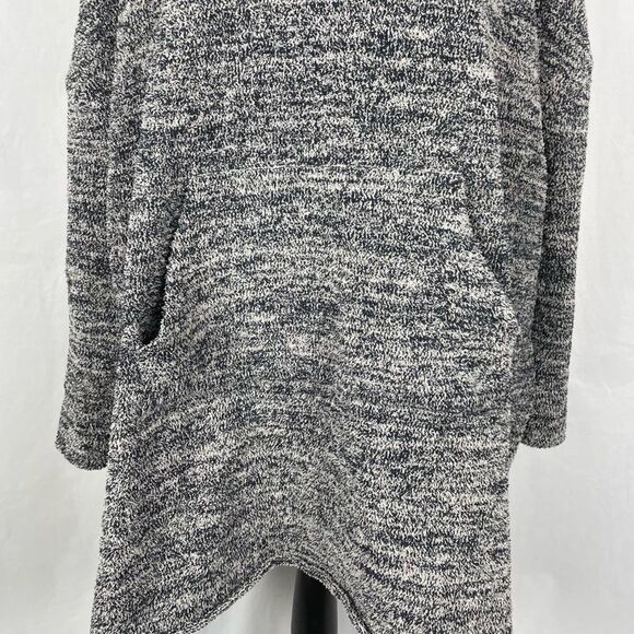 Barefoot Dreams Gray Oversized Cozy Sweater - Women’s OS - Picture 5 of 9